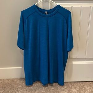 Like NEW lululemon XL tee